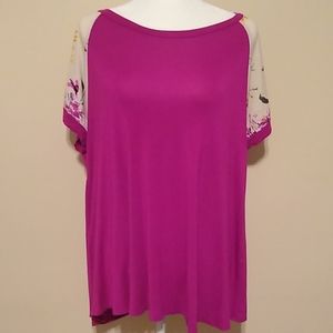 T-shirt with floral raglan sleeves